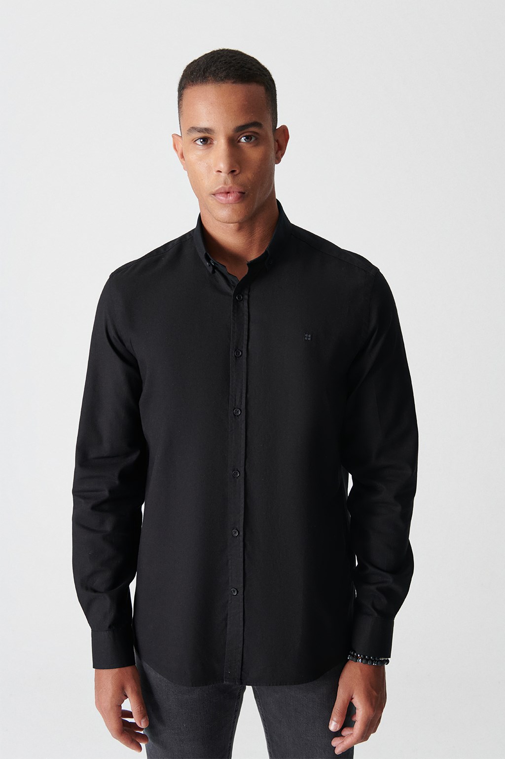 Siyah Düz Alttan Britli Yaka Regular Fit Gömlek A12Y2180-03 - AVVA
