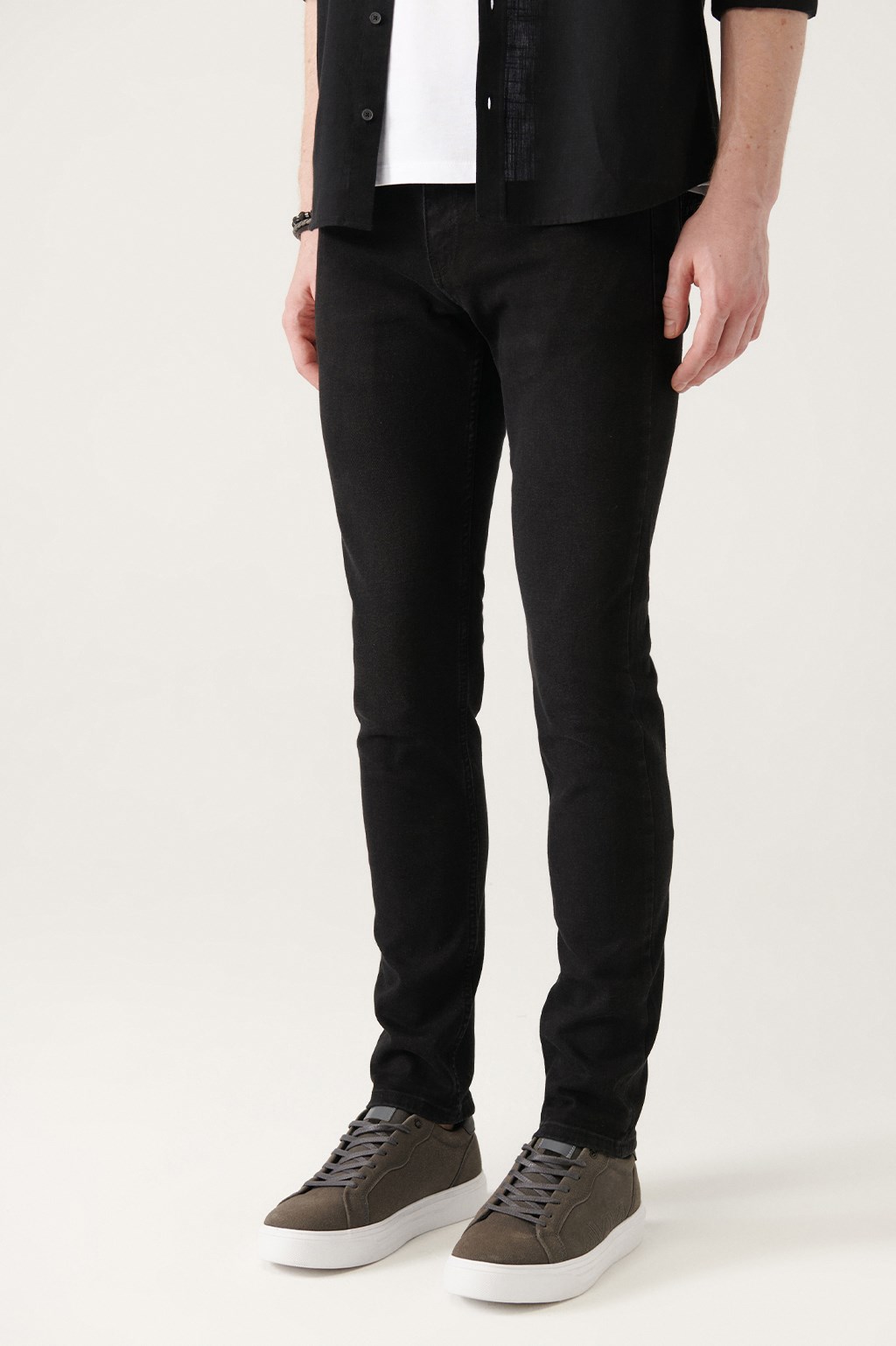 Siyah Slim Fit Jean Pantolon E003512-03 - AVVA