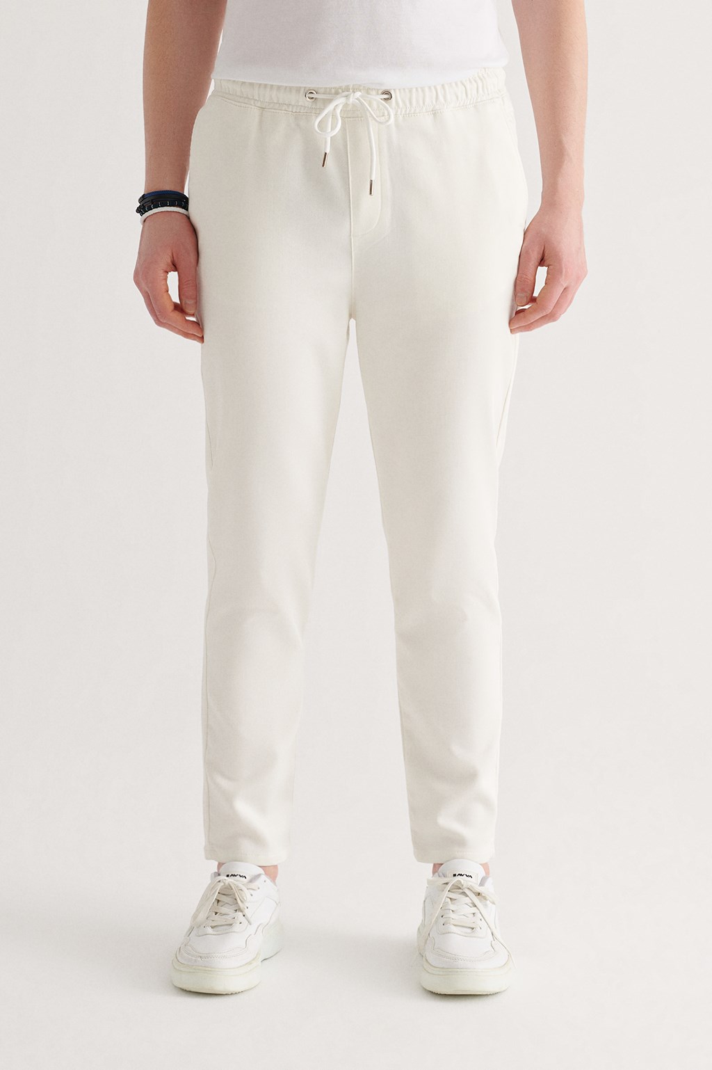 Beyaz Yandan Cepli Beli Lastikli Kordonlu Düz Relaxed Fit Örme Pantolon  A11Y3017-05 - AVVA