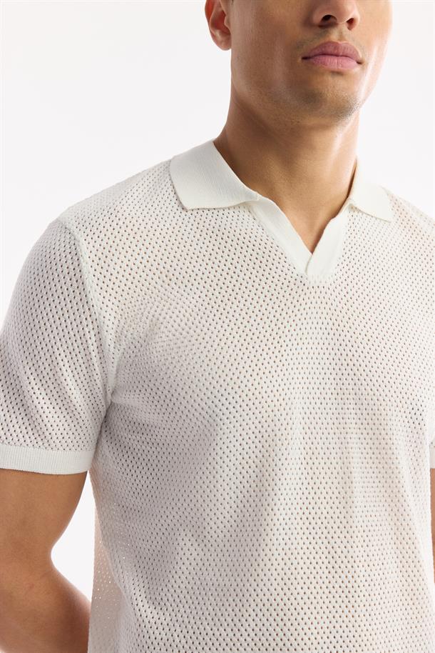 Ekru Apaj Yaka Düğmesiz Ajurlu Triko T-shirt