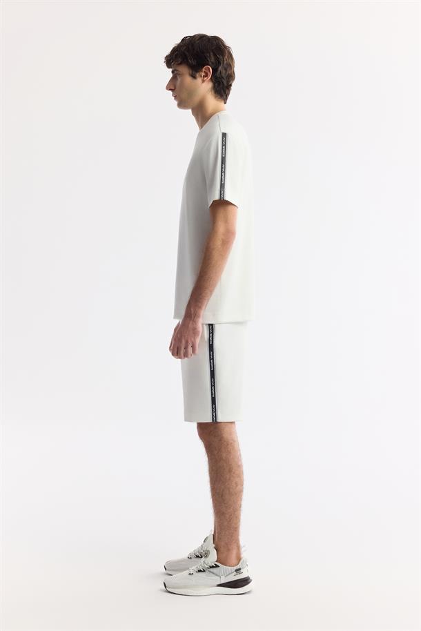 Ekru Bisiklet Yaka Baskı Detaylı İnterlok T-Shirt