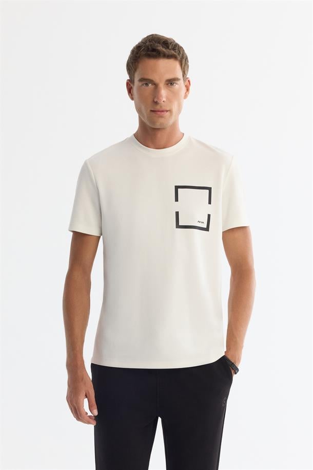 Ekru Bisiklet Yaka Baskılı T-Shirt