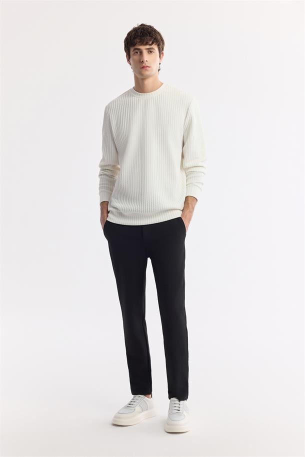Ekru Bisiklet Yaka Enine Çizgili Jakarlı Sweatshirt