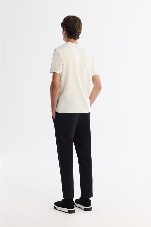 Ekru Bisiklet Yaka İnterlok Elastan T-Shirt