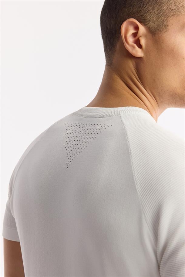 Ekru Bisiklet Yaka Kolları Jakar Detaylı Rayon Triko T-shirt