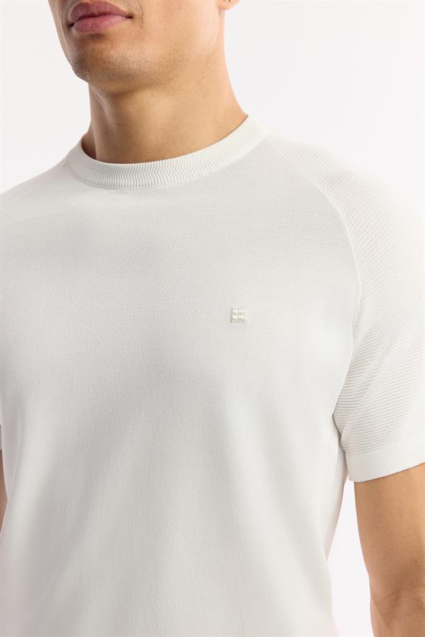 Ekru Bisiklet Yaka Kolları Jakar Detaylı Rayon Triko T-shirt