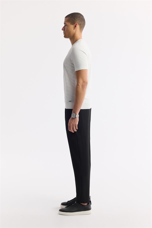 Ekru Bisiklet Yaka Önü Jakar Detaylı Rayon Triko T-shirt