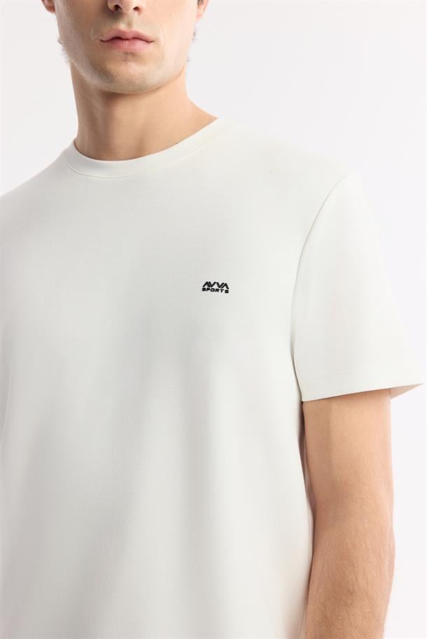 Ekru Bisiklet Yaka Sırt ve Göğsü Logo Baskılı T-Shirt