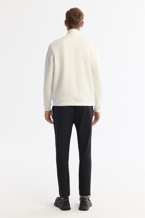Ekru Dik Yaka Baskılı Sweatshirt