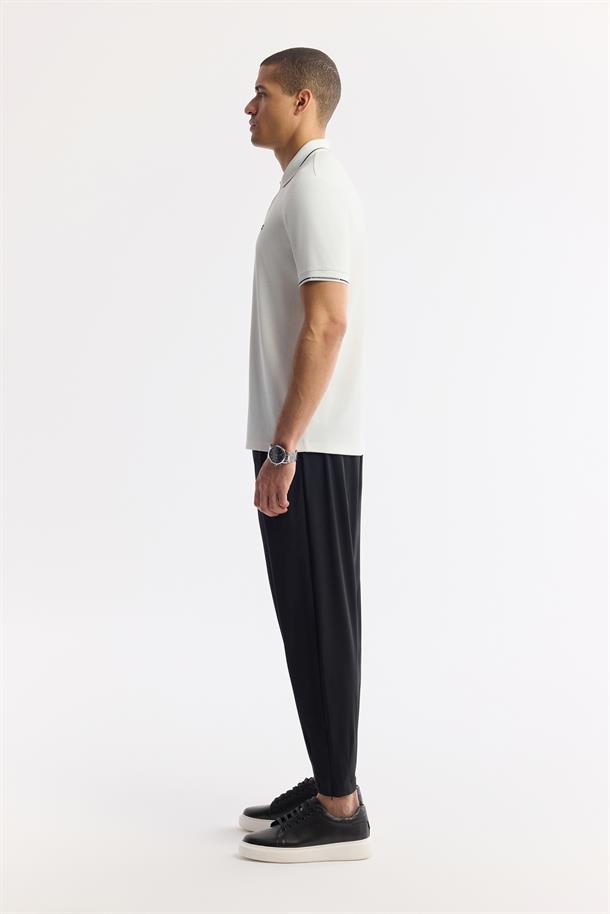 Ekru Düğmeli Polo Yaka Soft Touch Logo Detaylı T-Shirt