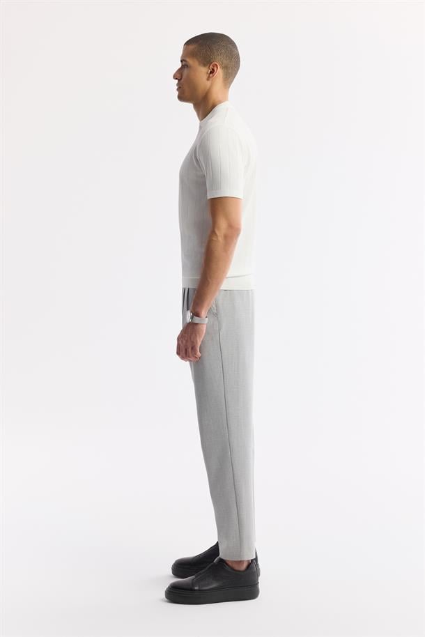 Ekru Düğmesiz Polo Yaka Boyuna Ajur Desenli Rayon Triko T-shirt