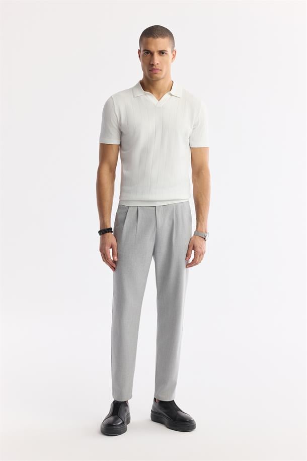 Ekru Düğmesiz Polo Yaka Boyuna Ajur Desenli Rayon Triko T-shirt