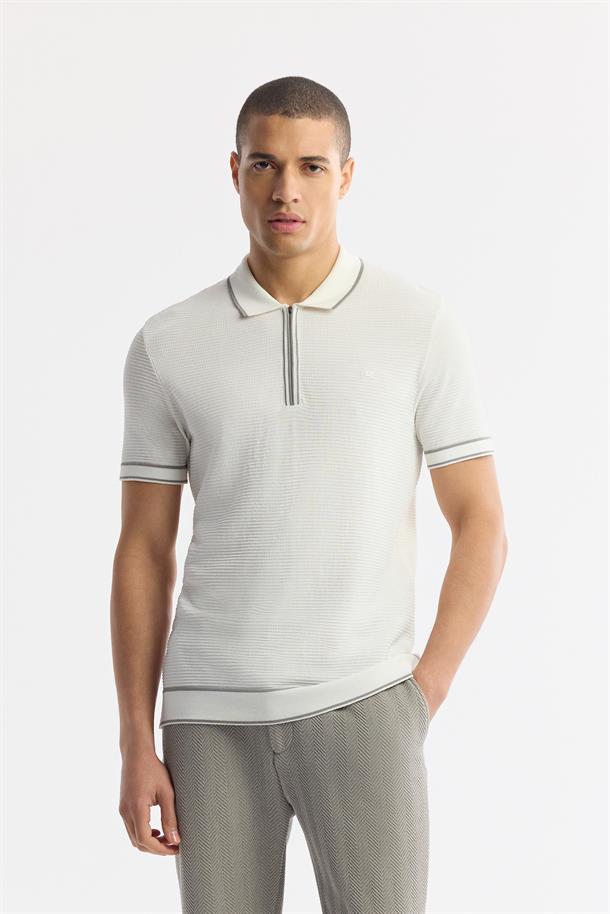 Ekru Fermuarlı Polo Yaka Dokulu Rayon Triko T-shirt