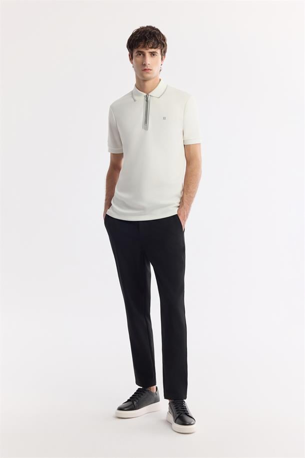 Ekru Fermuarlı Polo Yaka Flexi Baskı Detaylı İnterlok T-Shirt