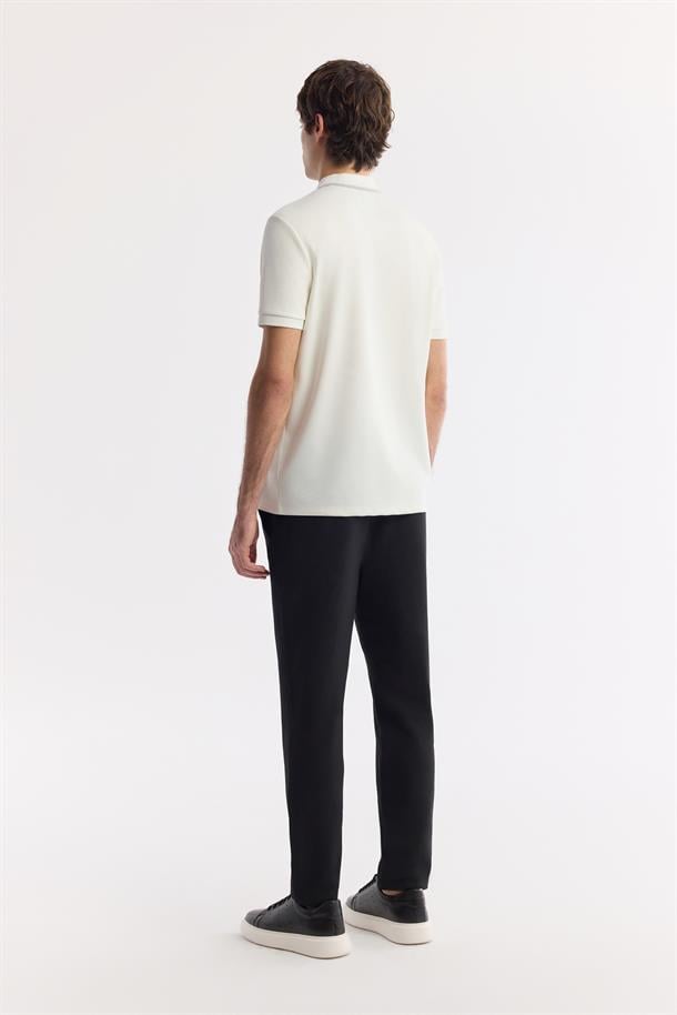 Ekru Fermuarlı Polo Yaka Flexi Baskı Detaylı İnterlok T-Shirt