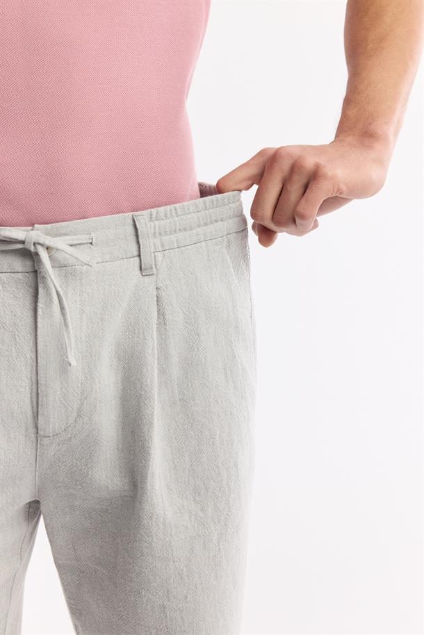 Gri Beli Lastikli Dokulu Teos Relaxed Fit Şort