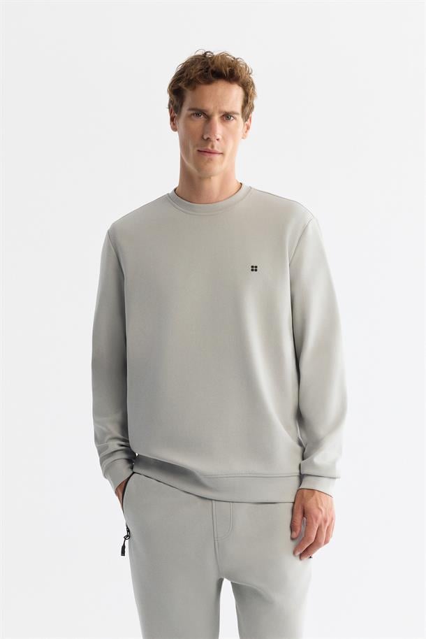 Gri Bisiklet Yaka Esnek Yumuşak Doku İnterlok Kumaş Sweatshirt