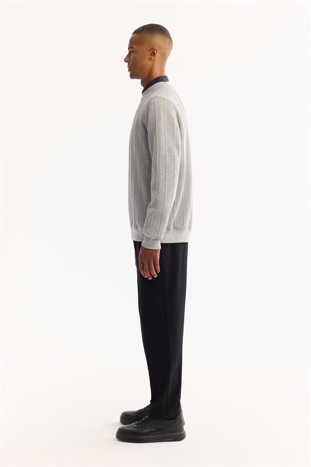 Gri Bisiklet Yaka Jakarlı Sweatshirt