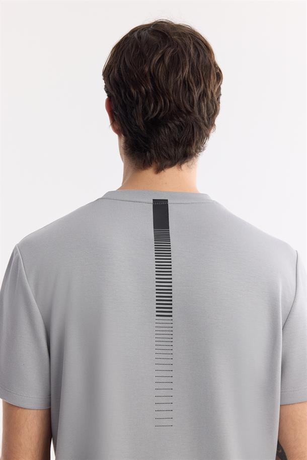 Gri Bisiklet Yaka Sırt ve Göğsü Logo Baskılı T-Shirt