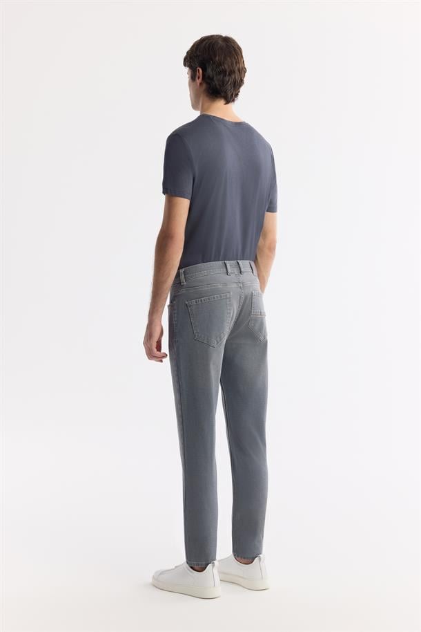 Gri Eskitme Yıkamalı Overdye Akar Boyalı Denim