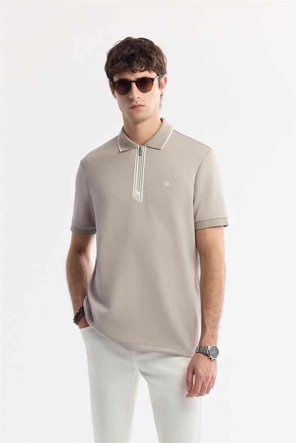 Gri Fermuarlı Polo Yaka Flexi Baskı Detaylı İnterlok T-Shirt