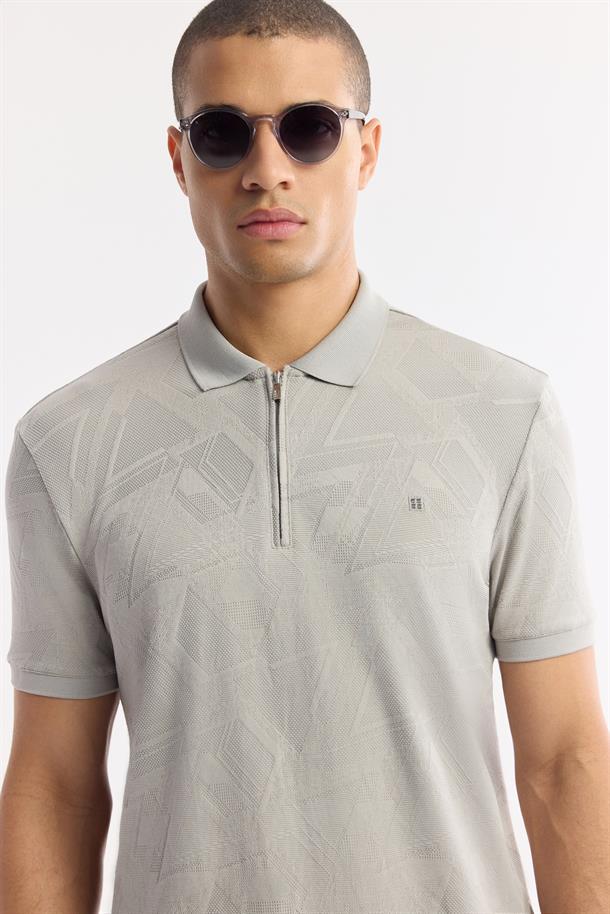 Gri Fermuarlı Polo Yaka Jakarlı T-Shirt