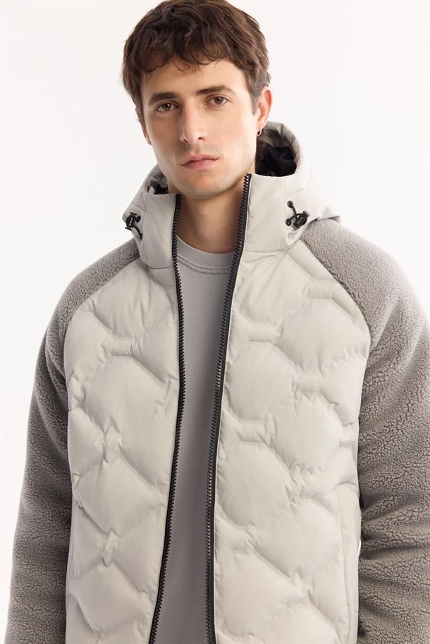 Gri Peluş Kapüşonlu Elyaf  Mont