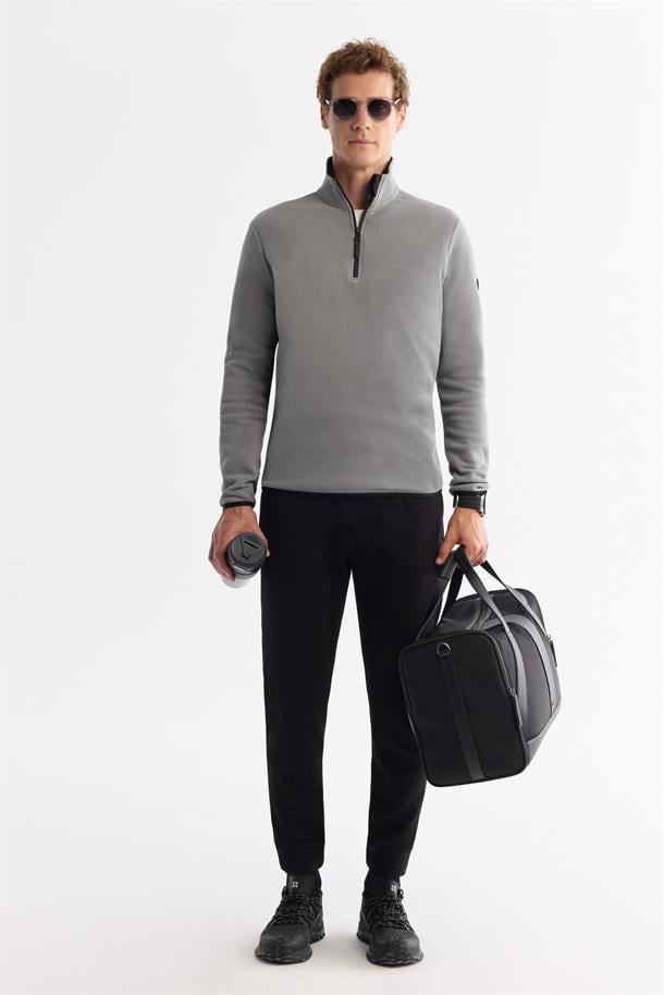 Gri Soğuğa Dayanıklı Yarım Fermuarlı Dik Yaka Polar Sweatshirt