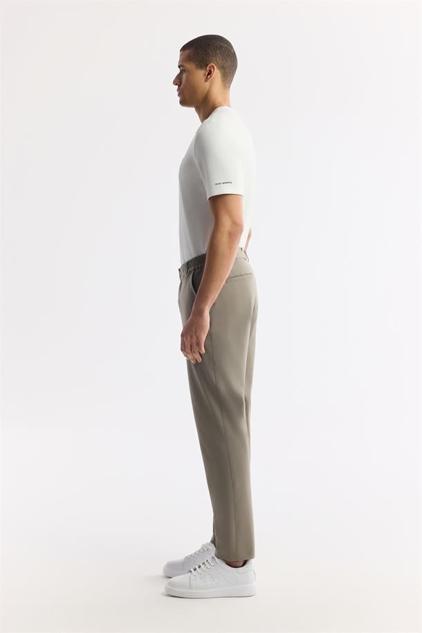 Haki Yanı Lastikli Teknik Kumaş Nora Slim Fit Pantolon