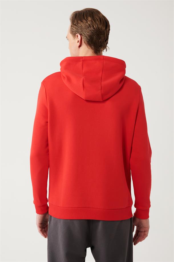 Kırmızı Kapüşonlu Yaka Süzene Nakışlı Şardonlu 3 İplik Kanguru Cepli Regular Fit Standart Kesim Sweatshirt
