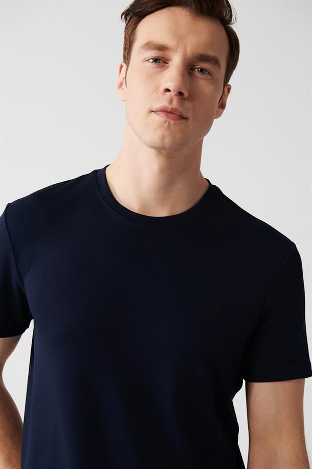 Lacivert Bisiklet Yaka Sırt ve Göğüsü Logo Baskılı T-shirt