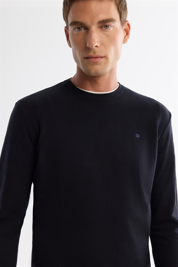 Navy Crew Neck Jumper