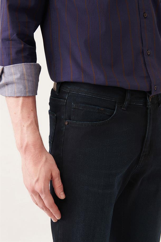 Lacivert Eskitme Yıkamalı Likralı Slim Fit Jean Pantolon