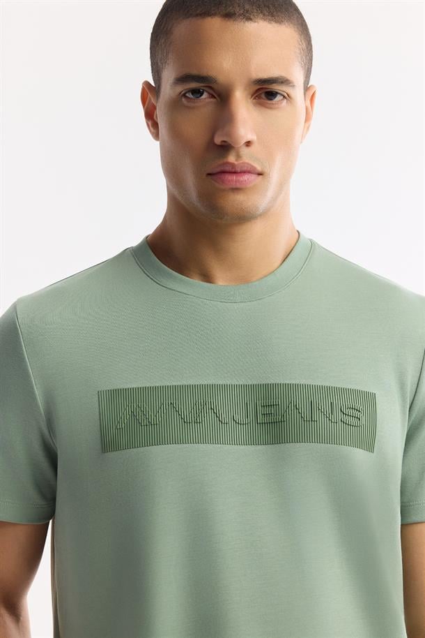Nil Yeşili Bisiklet Yaka Enjeksiyon Baskılı İnterlok T-Shirt