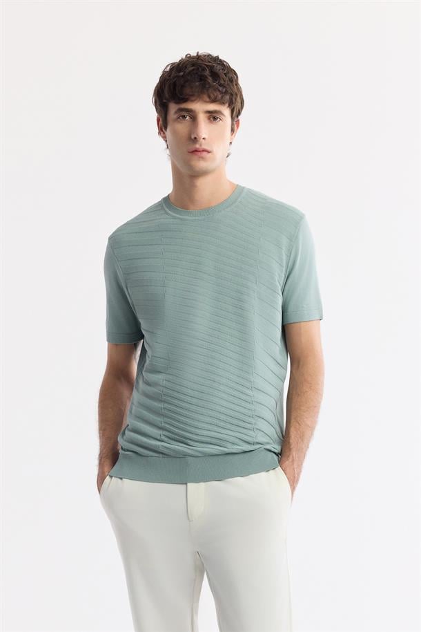 Nil Yeşili Bisiklet Yaka Önü Jakar Detaylı Rayon Triko T-shirt