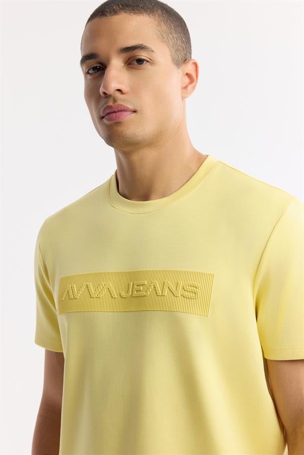 Sarı Bisiklet Yaka Enjeksiyon Baskılı İnterlok T-Shirt