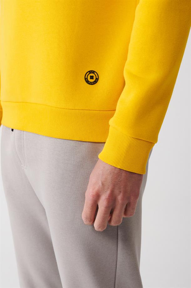 Sarı Bisiklet Yaka İçi Polarlı 3 İplik Pamuklu Regular Fit Standart Kesim Unisex Sweatshirt