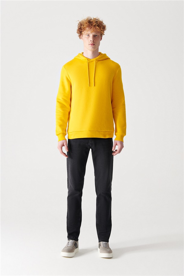Sarı Kapüşonlu Yaka Baskılı Sweatshirt