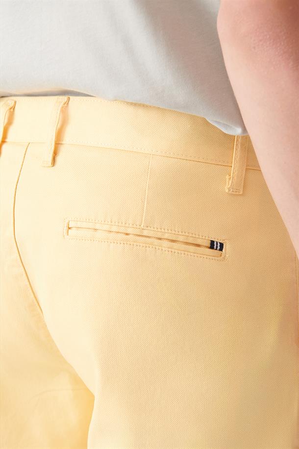 Sarı Klasik Bel Armürlü Patara Relaxed Fit Chino Şort
