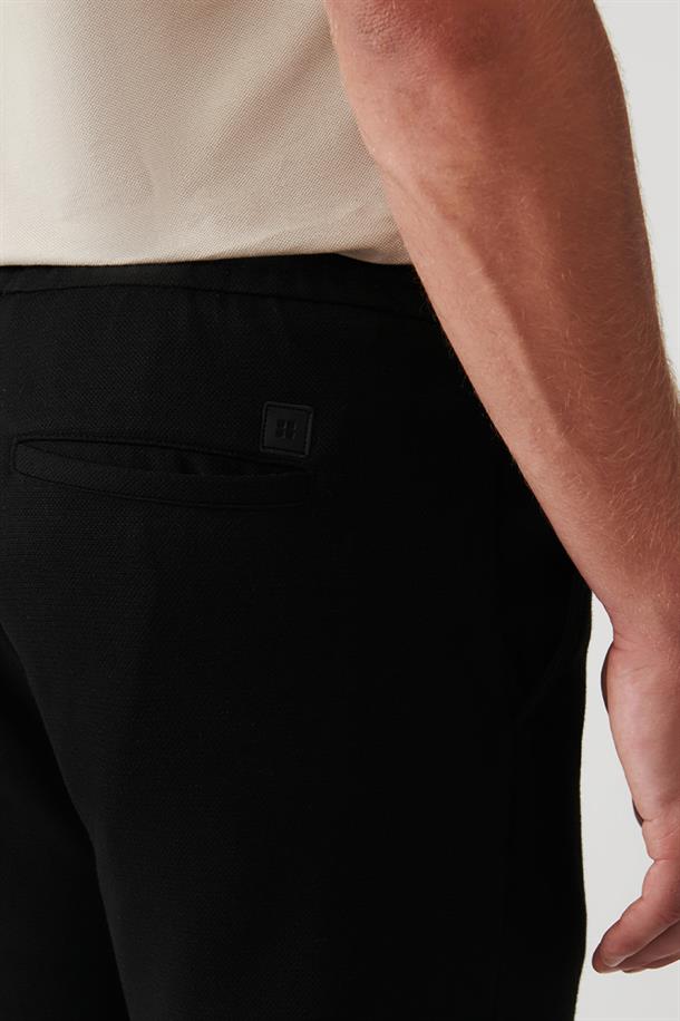 Siyah Beli Lastikli Bağcıklı Örme Relaxed Fit Jogger Pantolon