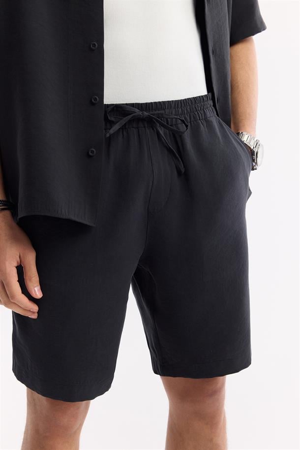 Siyah Beli Lastikli Modal Karışımlı Etenna Relaxed Fit Şort