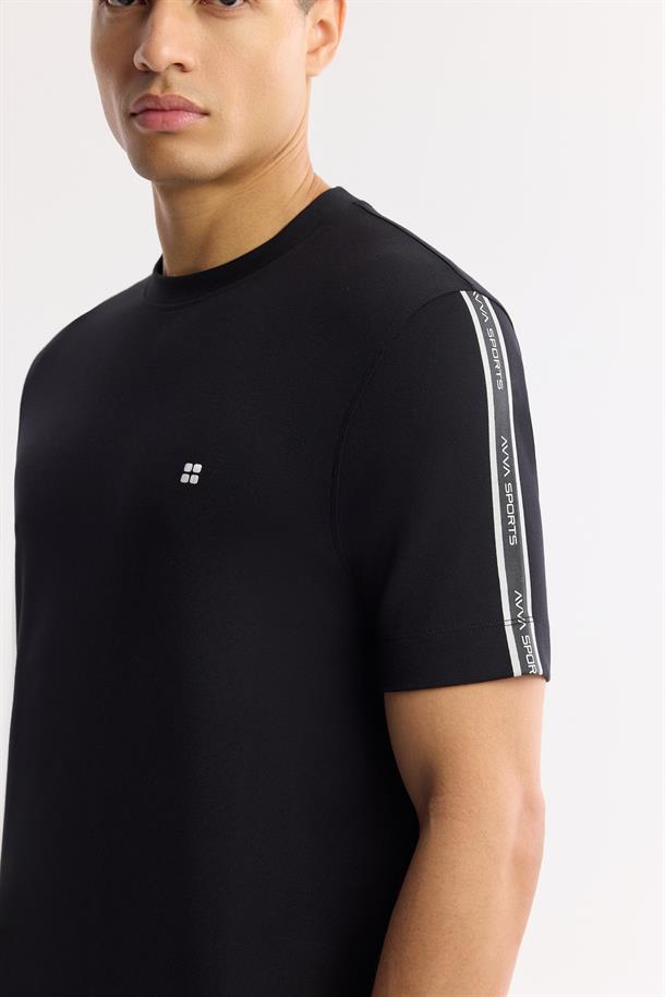 Siyah Bisiklet Yaka Baskı Detaylı İnterlok T-Shirt