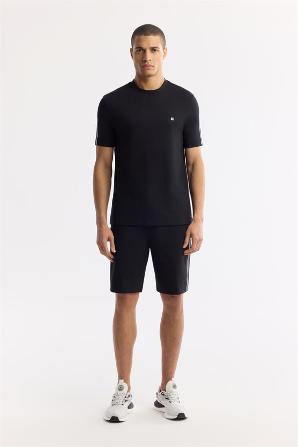 Siyah Bisiklet Yaka Baskı Detaylı İnterlok T-Shirt