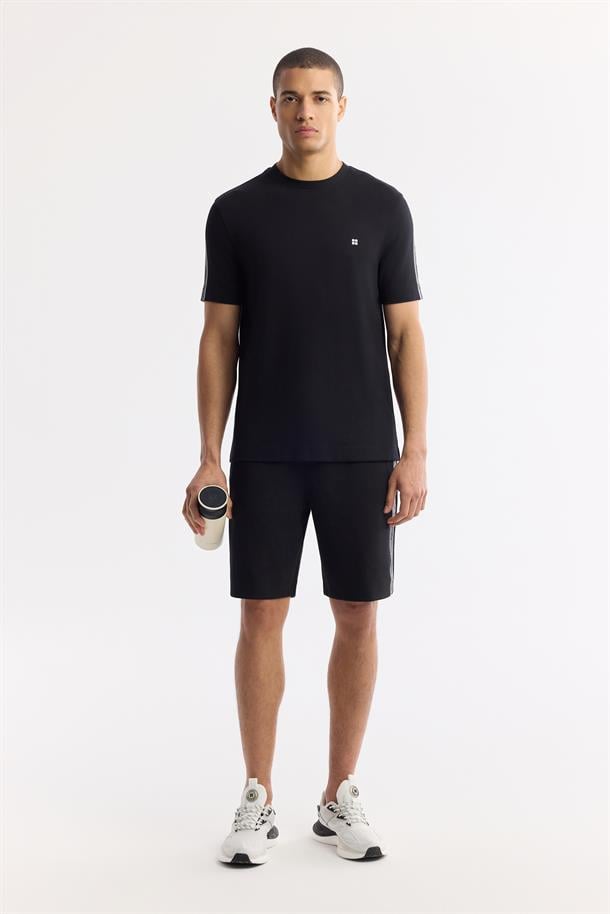 Siyah Bisiklet Yaka Baskı Detaylı İnterlok T-Shirt