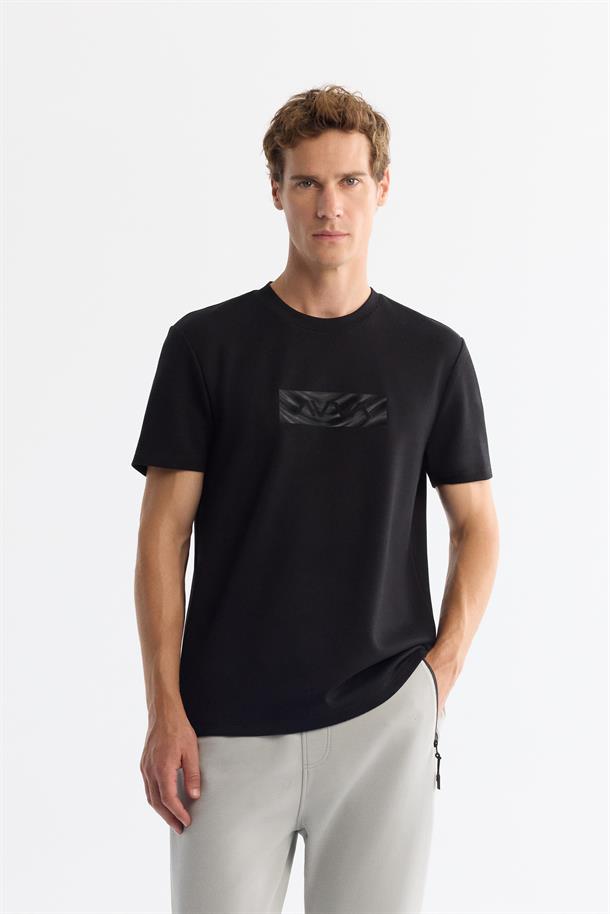 Siyah Bisiklet Yaka Baskılı Esnek Kumaş T-Shirt