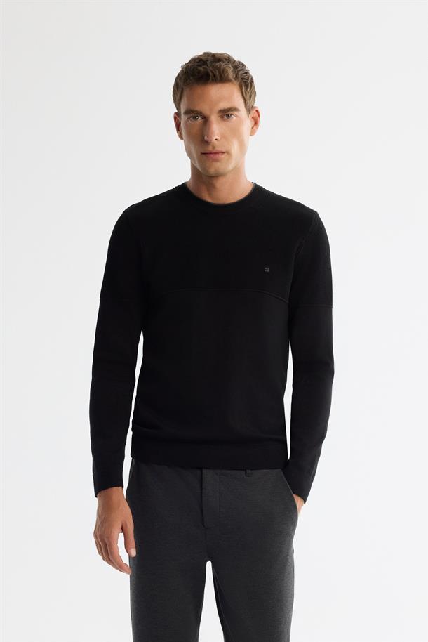 Black Crew Neck Jumper