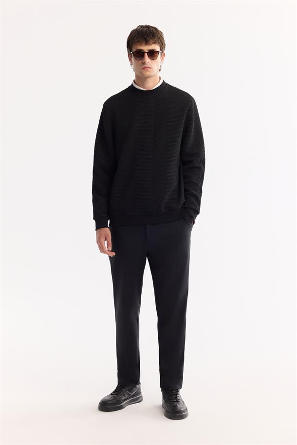 Siyah Bisiklet Yaka Çizgili Jakarlı Sweatshirt