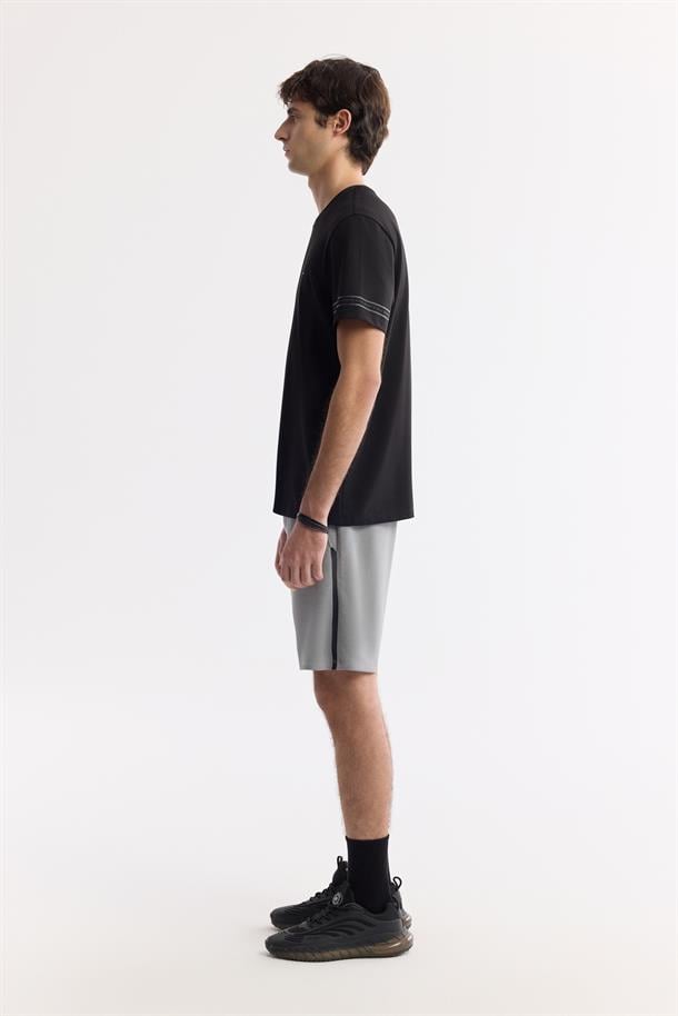 Siyah Bisiklet Yaka Enjeksiyon Baskılı 2'İplik T-Shirt