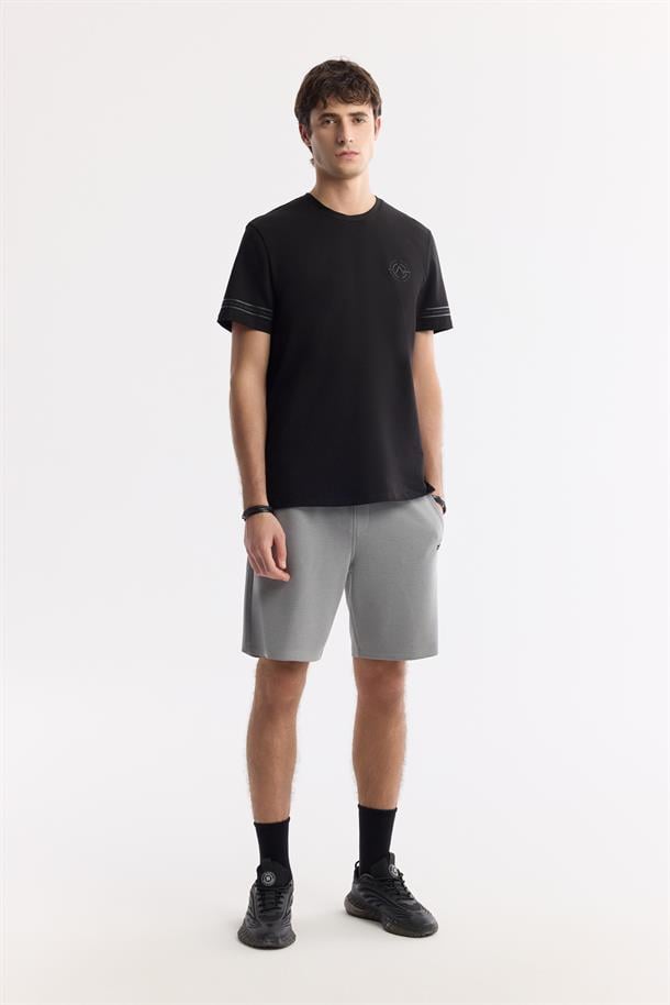 Siyah Bisiklet Yaka Enjeksiyon Baskılı 2'İplik T-Shirt