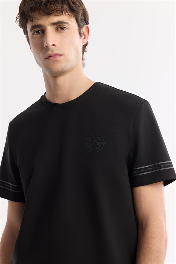 Siyah Bisiklet Yaka Enjeksiyon Baskılı 2'İplik T-Shirt